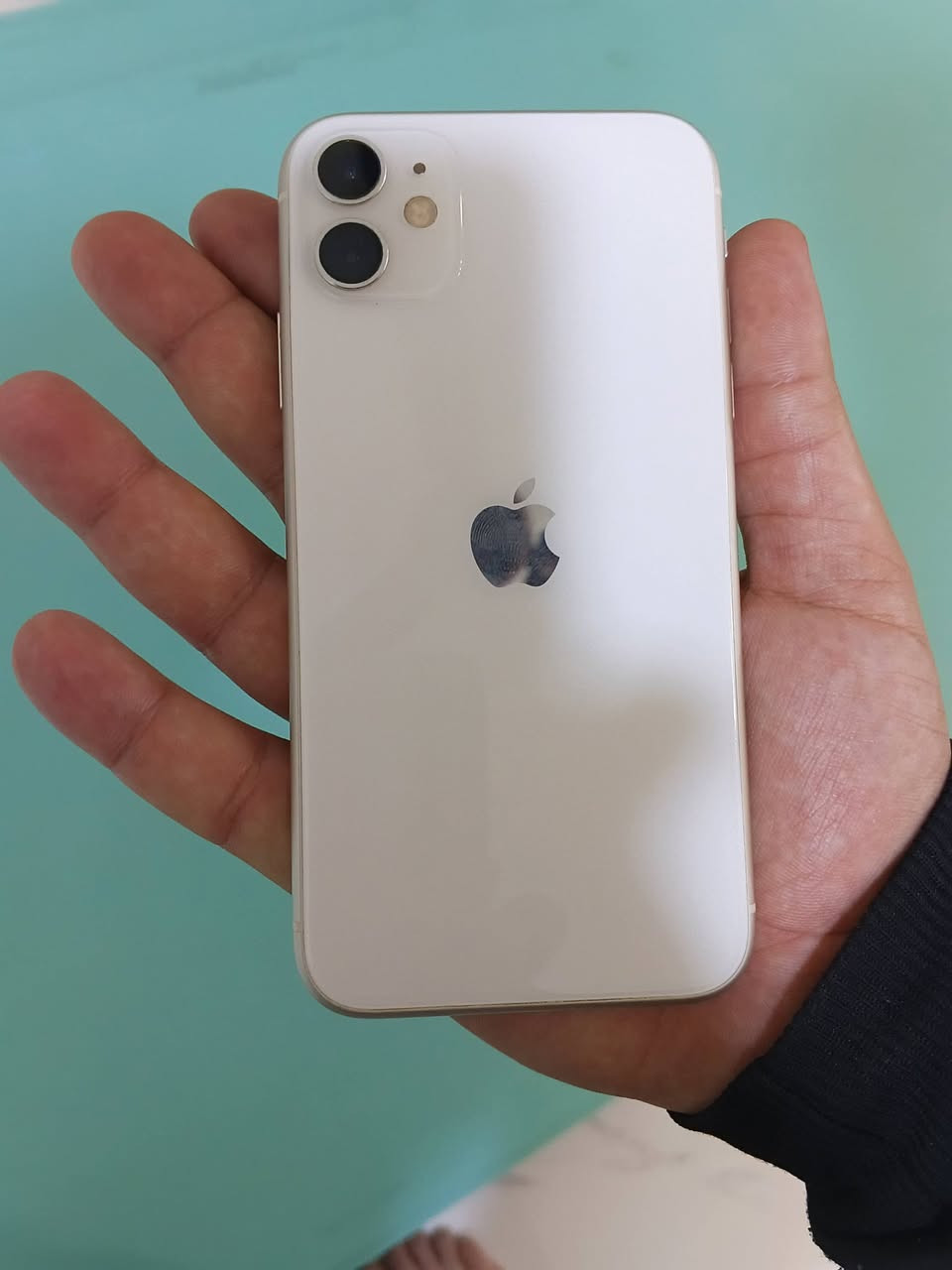 ايفون 11عادي نظافة 90 البطارية 76السعر 300الف***********
