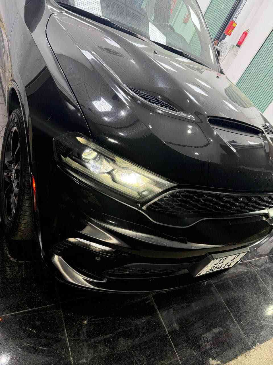 السلام عليكم للبيع فقط 
دورنكو ٢٠٢٣ GT بلاص 
محرك3600
١/١ 
فول 
وارد امريكي 
قبق الجنطه من جوة الرقم فقط 
بجم كبس بدون ايرباك بدون دواخل 
السياره كلش جديدة مغلفة ppf 
تخم تاير جديد البارحة شديته 
رقم بغداد جديد تحويل مباشر 
السعر ٣٤٥ بمعنى ٣ دفاتر و٤٥ ورقة 
مكاني بغداد 
*********** Colombo, Sri Lanka
