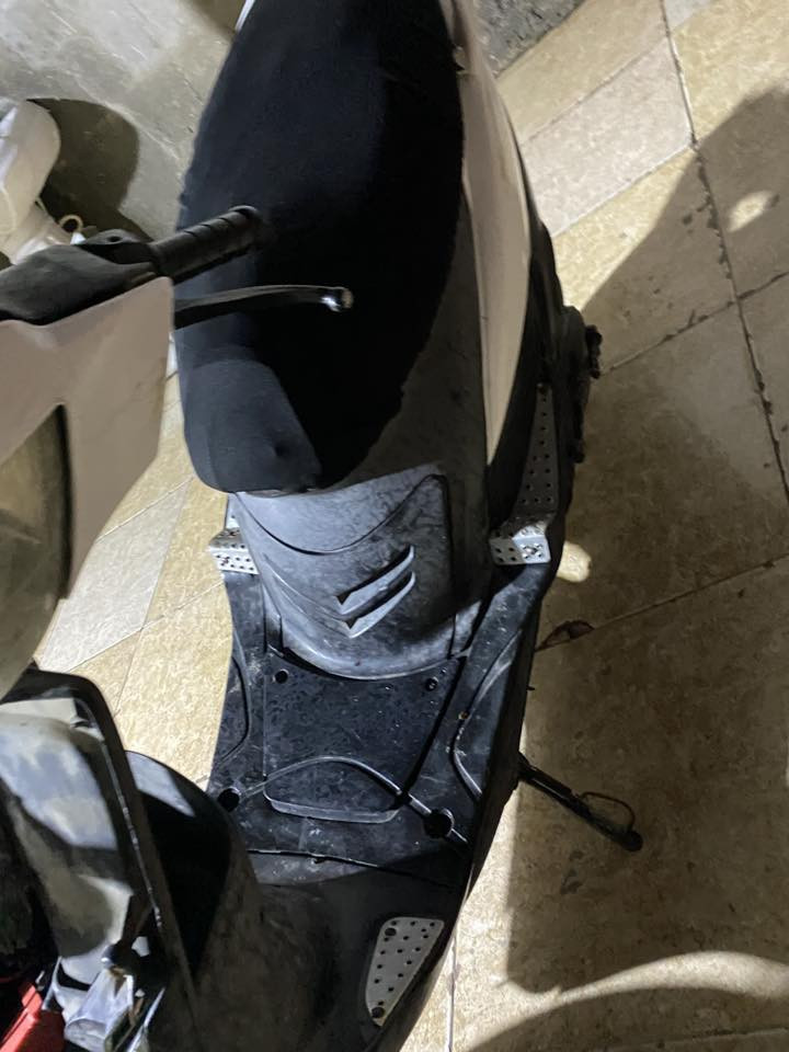 ماكس عدله مكينه حلوه ناعمه كفرات ختم واحد
بوشه ٤٩ الدراجه بيها صوت خفيف بالكلچ الأمامي عقل رياضي 
السعر 525 بيها مجال قليل 
*********** 
المكان بصره تنومه
