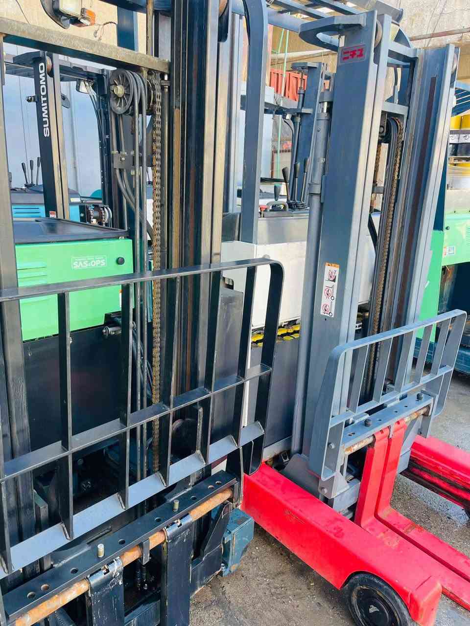 يتوفر لدينا رافعات شوكيه مخزنية شحن وارد يابان مختلف الاحجام للاستفسار ***********
