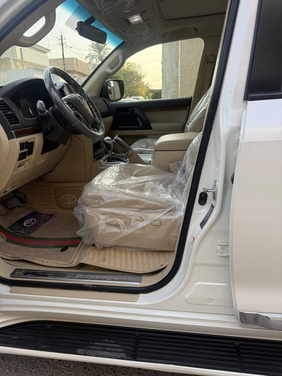 السلام عليكم
تيوتا لاندكروز وايت ادشن كفاله عامه 
رقم بغداد بسمي
عداد المشي 141 الف 
مواصفات اصليه سلايت جلد كشن ثلاث دكم كشنين كهرباء 8 ايرباك مري شفط تشغيل عن بعد اشاير لكزز حساس امامي خلفي 
كامره ثلاث شاشات ابلاديه دبل ماوس 
محرك 6 سلندر تخم تاير جديد تراي مال زيرو بدون شريط 
السعر 478 للاستفسار ***********
