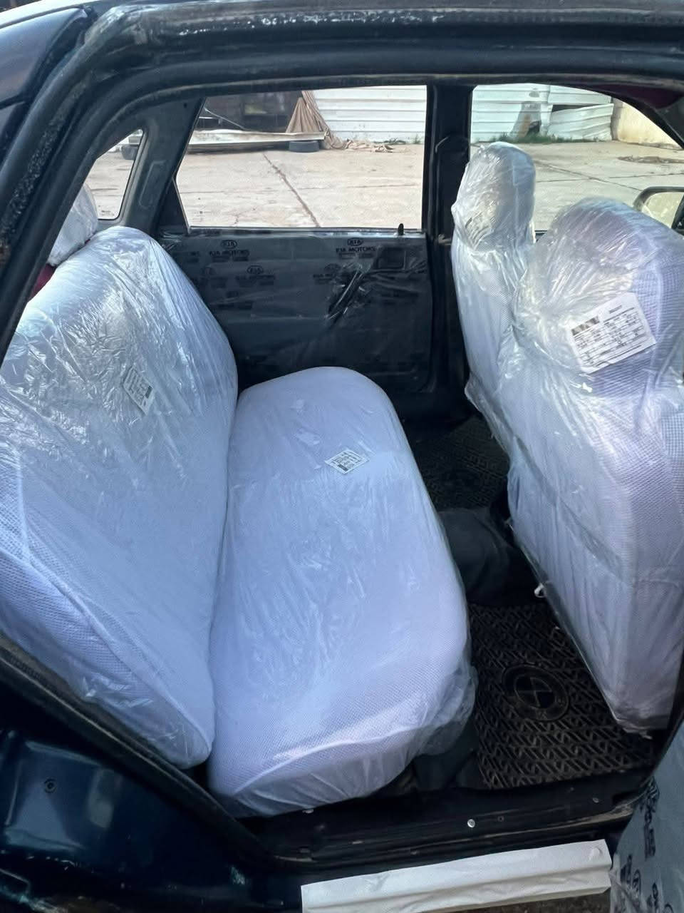 سلام عليكم  للبيع فكتره موديل ٩٢حجم 18رقم صلاح الدين دولي شرط تحويل كيرمحرك شرط صبغ عام بدون ضربه سياره جاهزه السعر ٣٠ وبي مجال ***********
