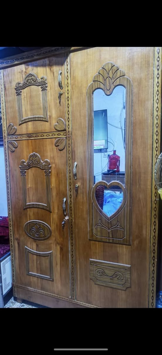 كناتير نظيفة سعرهن 300 الف البصرة
رقم الهاتف ***********
