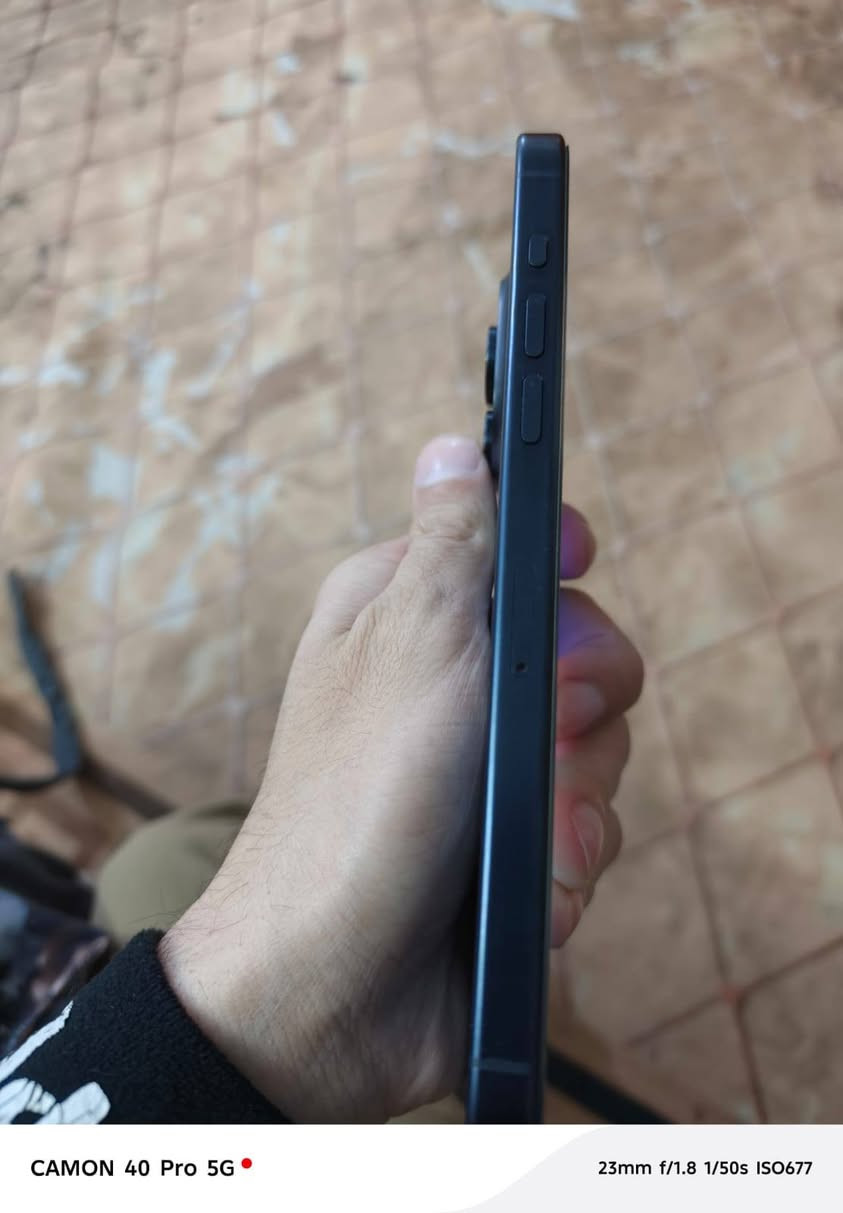 ايفون 15 برو ماكس لون حبر عربي شرق اوسط بطاريه 92 مكاني بغداد نهايه الشعله جهاز فول***********
