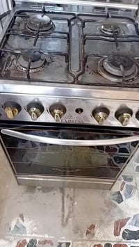 طباخ نظيف مستعمل شغال والفرن شغال وناره حلوه يحتاجله تنظيف فقط السعر 7...