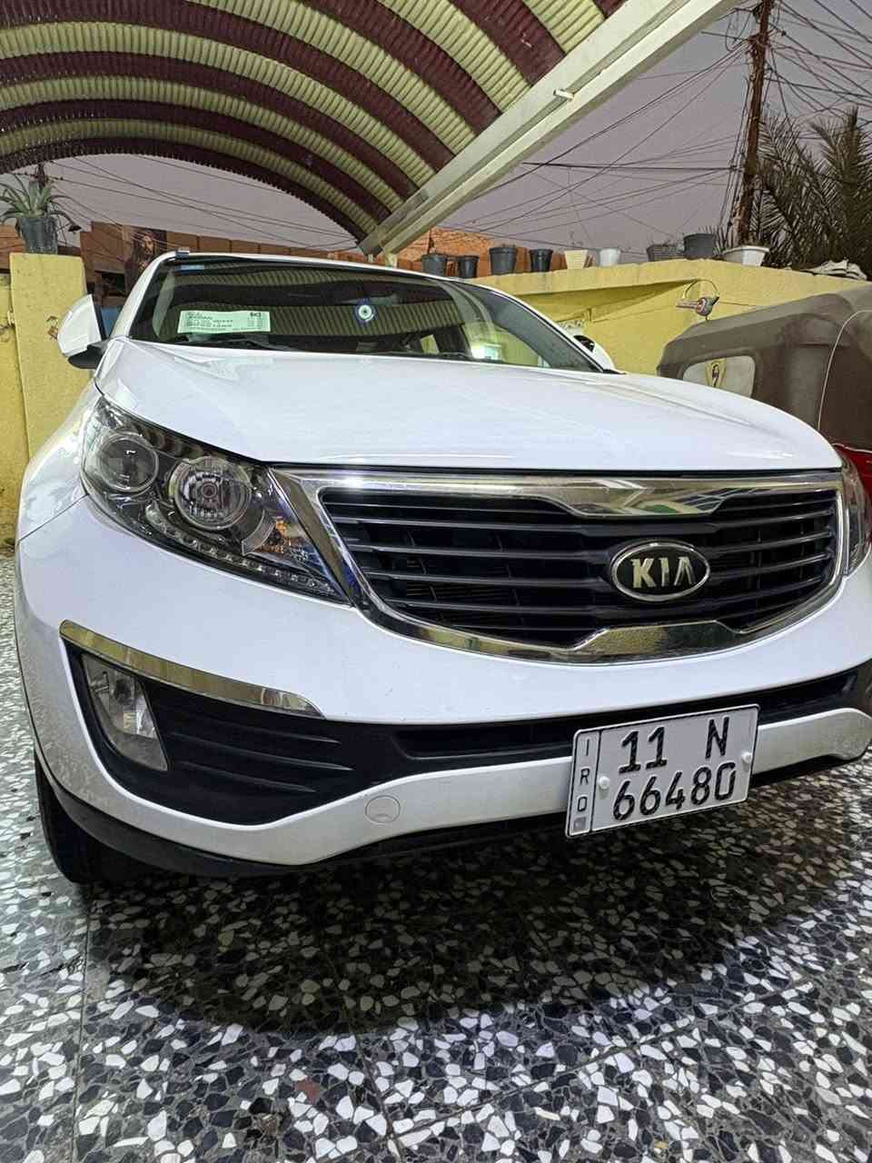 السلام عليكم 
كيه سبورتج 2011 خليجي السيارة جديدة بمعنى الكلمة بيها صبغ شبر بالجاملغ الامامي الباقي مكفول حتى من البارد  ومن الضربه والتبديل بدون اي قطع مفتوحة گير مكينة على وضع الشركة تبريد تخم تاير جديد السيارة كشن كهرباء  باسمي تحويل ثاني يوم مكاني بغداد بلديات 
***********
