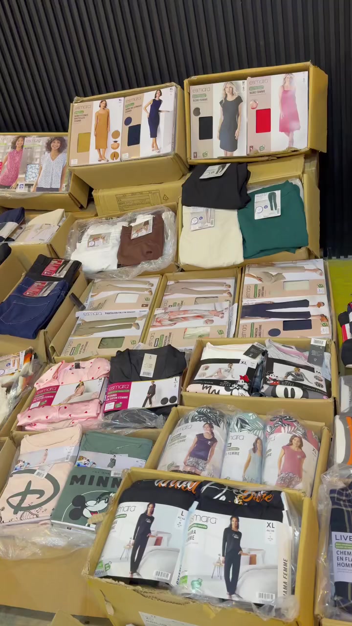 ‎🌟 نوێترین و جوانترین  جلوبەرگی ئەڵمانی گەیشت! 🇩🇪 باشترین جۆری قوماش و مۆدێلی سەردەمیانە بۆ وەرزی هاوین.
* 🏷️ چی تێدایە؟ (پانتۆڵ، عەزی، تیشێرت، کراس و چەندین جۆری تر).
* 👚👚👚 قەبارە: هەموو قیاسەکان  (کامل قیاسات) بەردەستە.
* ✨ تایبەتمەندی: کوالێتی بەرز و ستایلی ناوازەی ئەڵمانی. 👗👗👗.     🚚 گەیاندنمان هەیە بۆ هەموو شارەکانی عێراق. 
* بۆ داواکردن نامە بنێرن
* ***********

‎العربية: 🌟 وصلت تشكيلة الملابس الألمانية الجديدة! 🇩🇪 أرقى الموديلات الصيفية وبأفضل جودة ألمانية👗👗.
* 🏷️ المحتوى: (بنطلونات، فساتين، تيشرتات، قمصان، وغيرها الكثير)👚👗👖👘👕🧥.
* 📏 القياسات: متوفرة بجميع القياسات (كاملة).
* ✨ المميزات: خامات مريحة وتصاميم عصرية تناسب حرارة الصيف. 🚚 متوفر خدمة التوصيل لجميع محافظات العراق. للحجز استفسروا عبر الرسائل.
***********
محافظ سلیماني/ منطیق رابرین- خلف محطە موژدە
رقم مغزن 193
