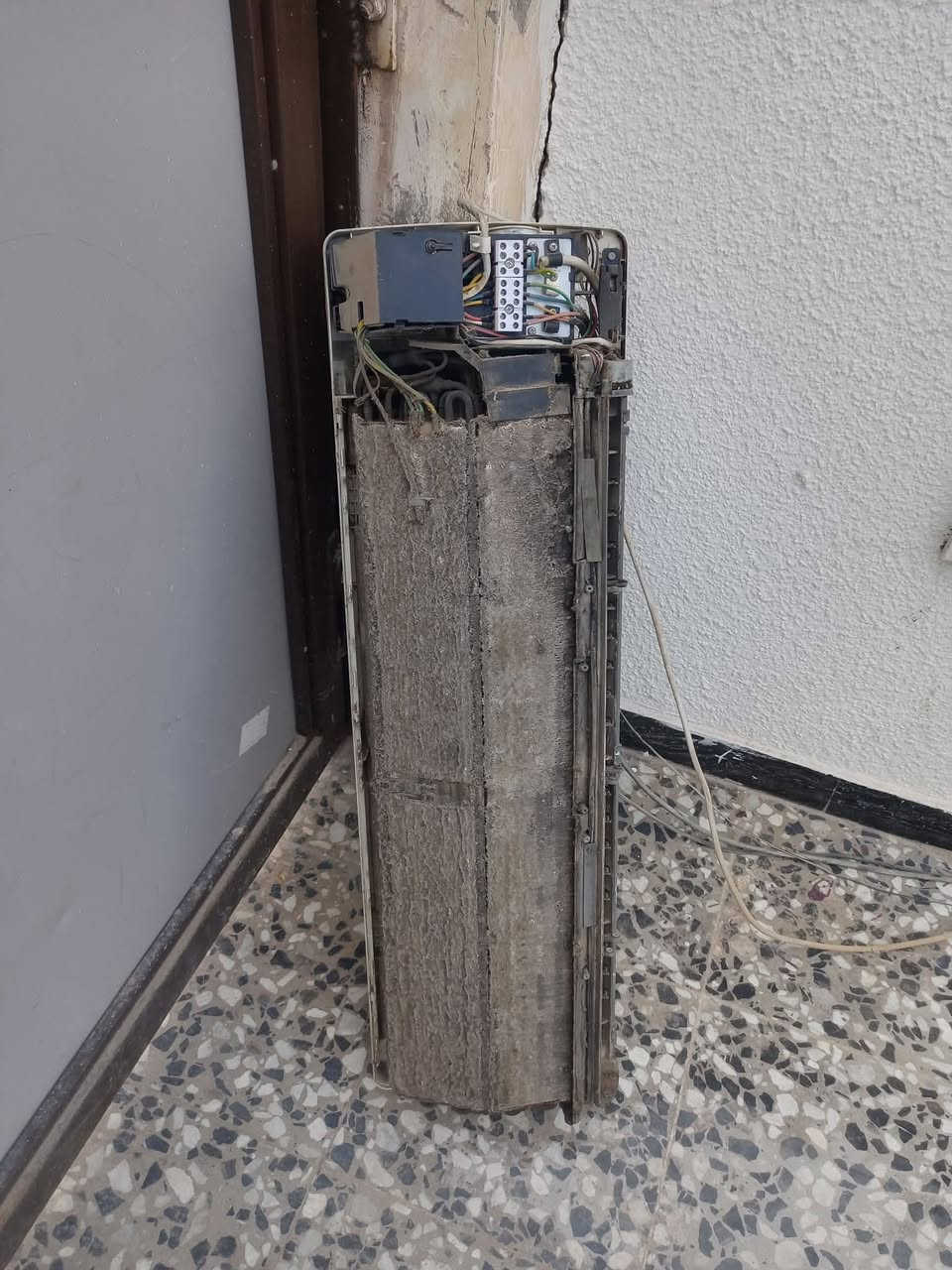 ترحب بكم  لتنصيب وصيانة كافة اجهزة التكييف والتبريد  سبالة جداري وعمودي وسقفي وغسل سبالت والمكيفات بانسب الاسعار وضمان عمل
  *********** علي حسين ❄️ موقع سماوه
