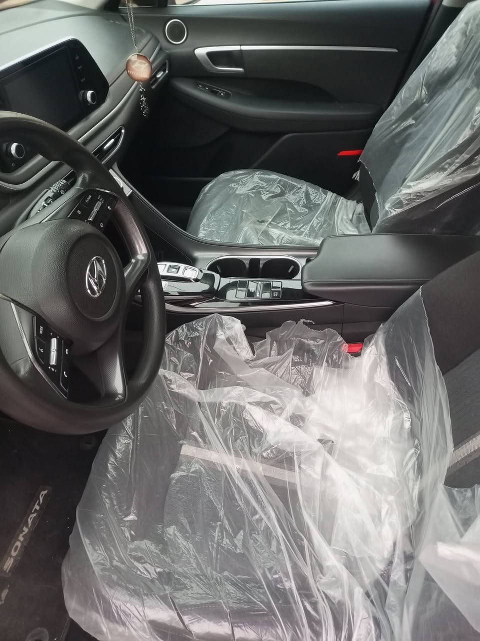 سوناتا 2021 وارد امريكي بيها البنيد مبدل اصلي وصبغ جاملغ عكس السايق باقي البدي كفاله عامه
رقم مثنى معوقين وكاله عامه 
مواصفاتها رادار امامي تحديد مسار قياده ذاتيه
سايد بريك  بصمه جنطه ذكيه اربع انظمه قياده 
شاشه  كامره 
مكينه 2500 كفاله كير حداديه تبريد تبريد ما بيها اي نقص سياره جديده ماشيه 49 الف 
السعر 160وبيها مجال للشراي
المكان ذي قار سوق الشيوخ 
***********
