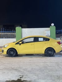 من رخصه الأمن كيا ريو 2012 خليجي كفاله السياره بس بيه بين بابين معجون ...