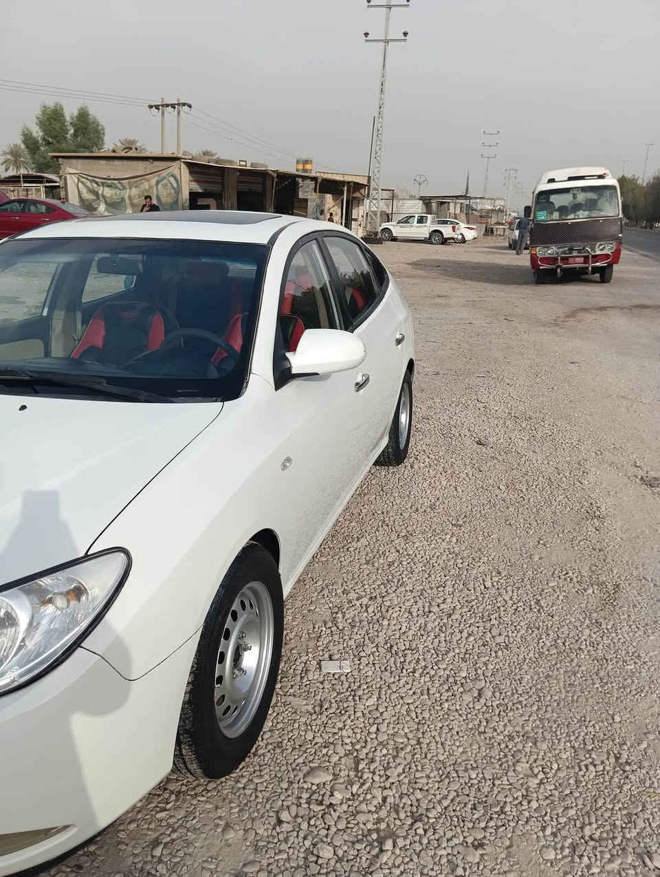 الانترا موديل 9 
بسمي 
بغداد رقم جديد 
هزه جديده
خاليجي 
مكينه 2000
مكينه والكير حاويه جدد
باتري جديد تخم تاير نص عمر 
تبريد ثلج منظومه جديده
 صدره 70./.
مصبوغه عام بيها حادث الجاملغ جهة السايق والجاملغ الخالفي صفحة الايمين وشويه من الحوض بس السياره فول مواصفات فتحه اشاير بل مري حساسات خالفيه شاشه كامره خير من الله السياره 
***********
عنوان بغداد البنوك
