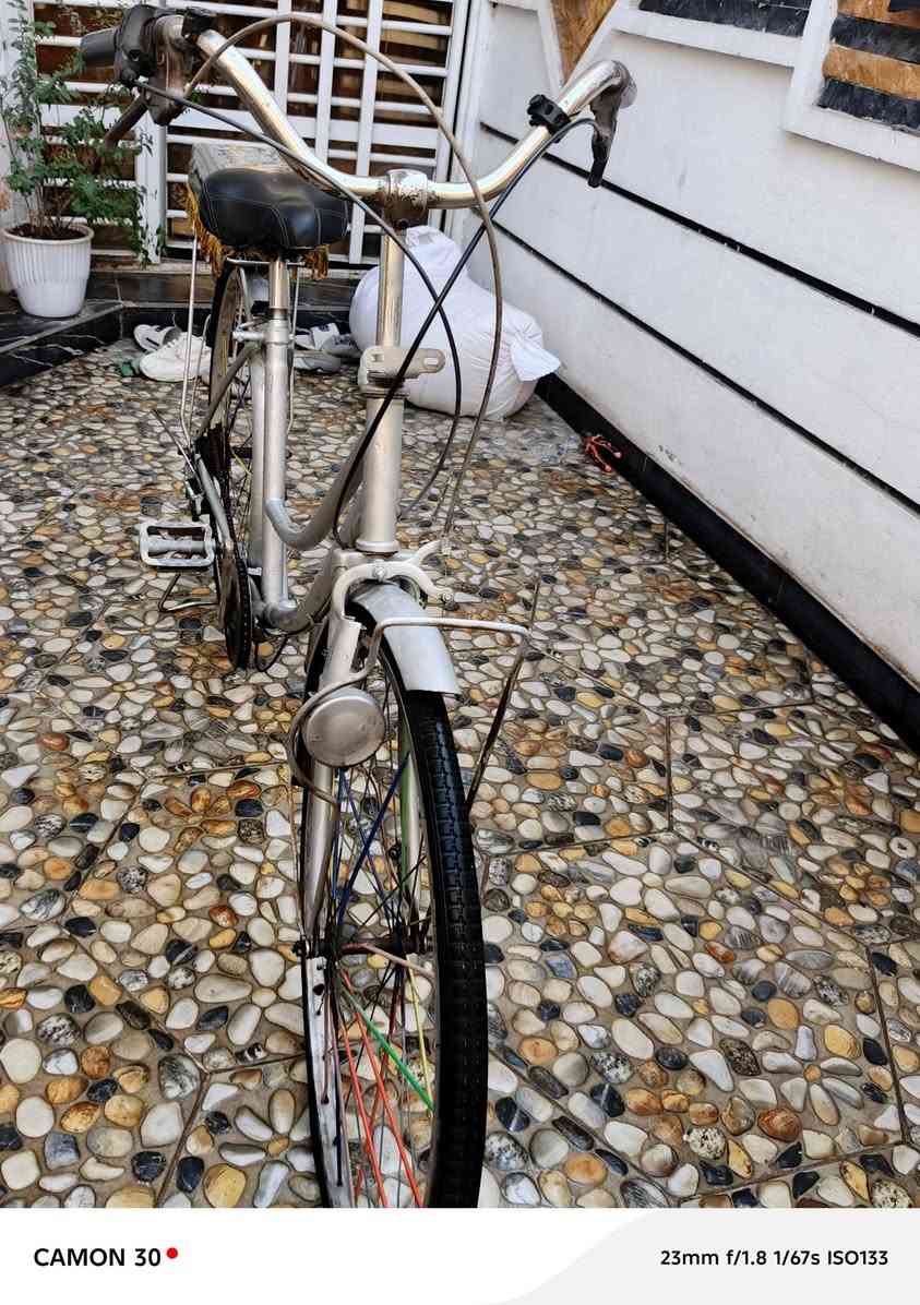 السلام عليكم بايسكل بناتي للبيع حجم 26 نضيف جدٱ جدآ. جديد كامل  تايرات ويل دسك زنجيل جديد المكان / بغداد العبيدي الرقم/ *********** / السعر 85
