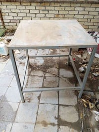 ميز حديد • ٨٣سم • ٨٠سم