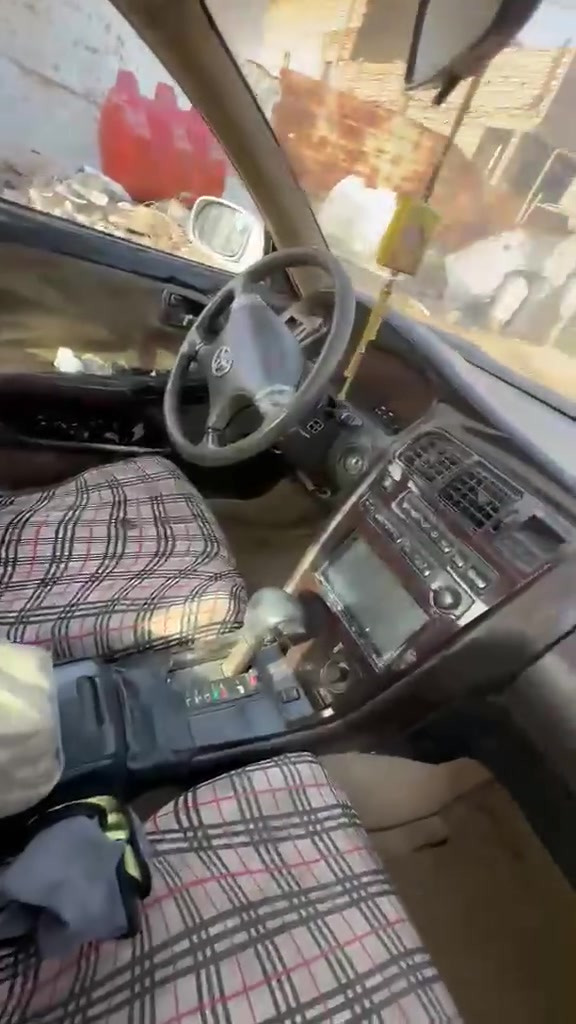 السلام عليكم مارك نفخ رقم ميسان لؤلؤي نقل جثه وكصه جنطه راعيه بلميمونه بس مانندله محرك 2500 سياره حلوه محرك كير  سعر 25وبيه مجال هاتف+***********
