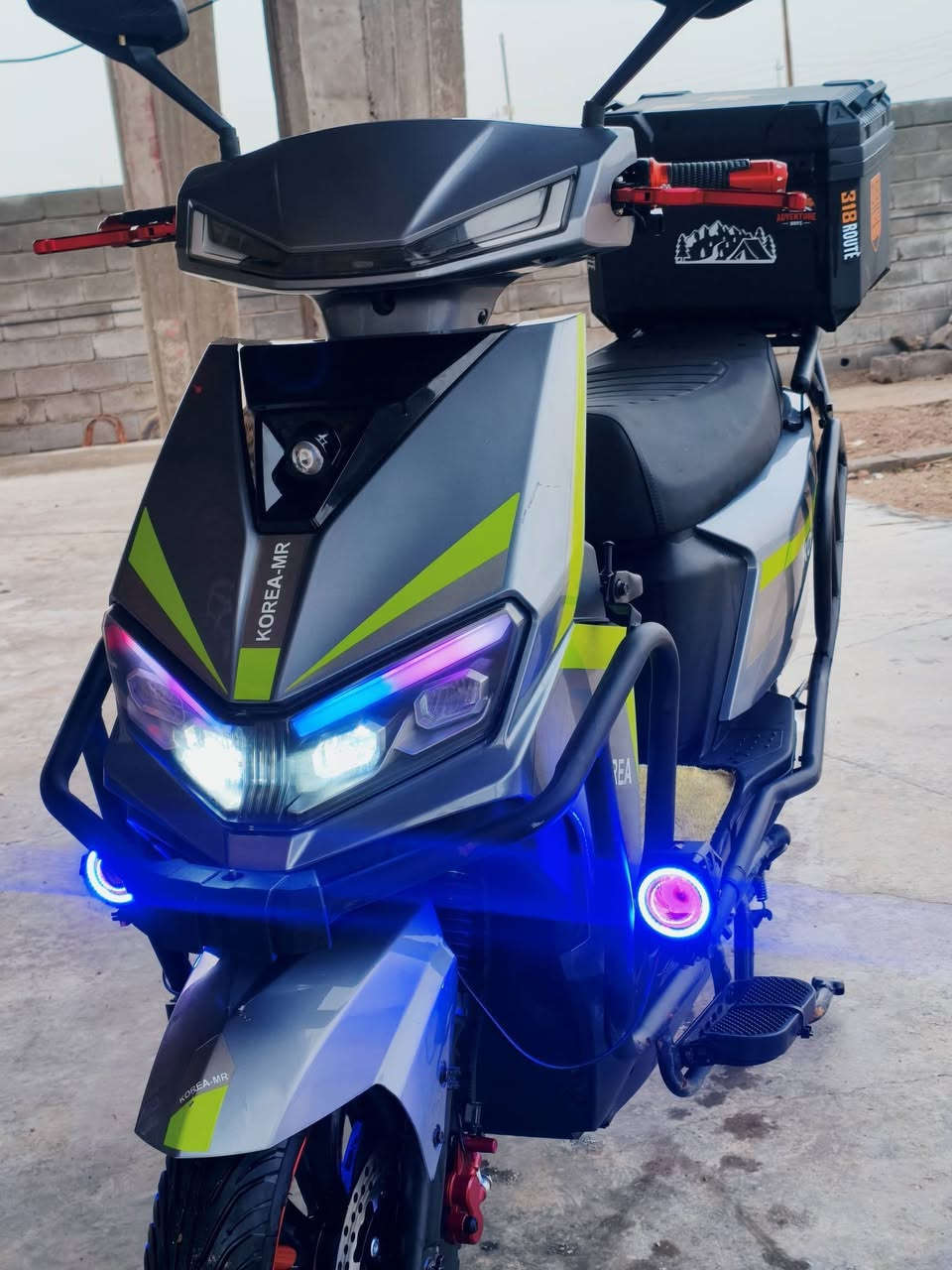 سلام عليكم دراجة سكنس شبح موديل 2026 مستخدمه شهر واحد دراجة بعده على وضع شركه تجي شوفه شرط إذا مو اجدد من صور مو الك نضافه 100٪فول مواصفاتت
 لون مميز لايت زنون عدسة LED سرعة 99حقيقي 🔥صاروخ بل مشي مراوس ب ايراني مرتب حصرأ واذا تشتري خابرني ونتفاهم ع سعر
رقم الهاتف.*********** متواجد بأي وقت
