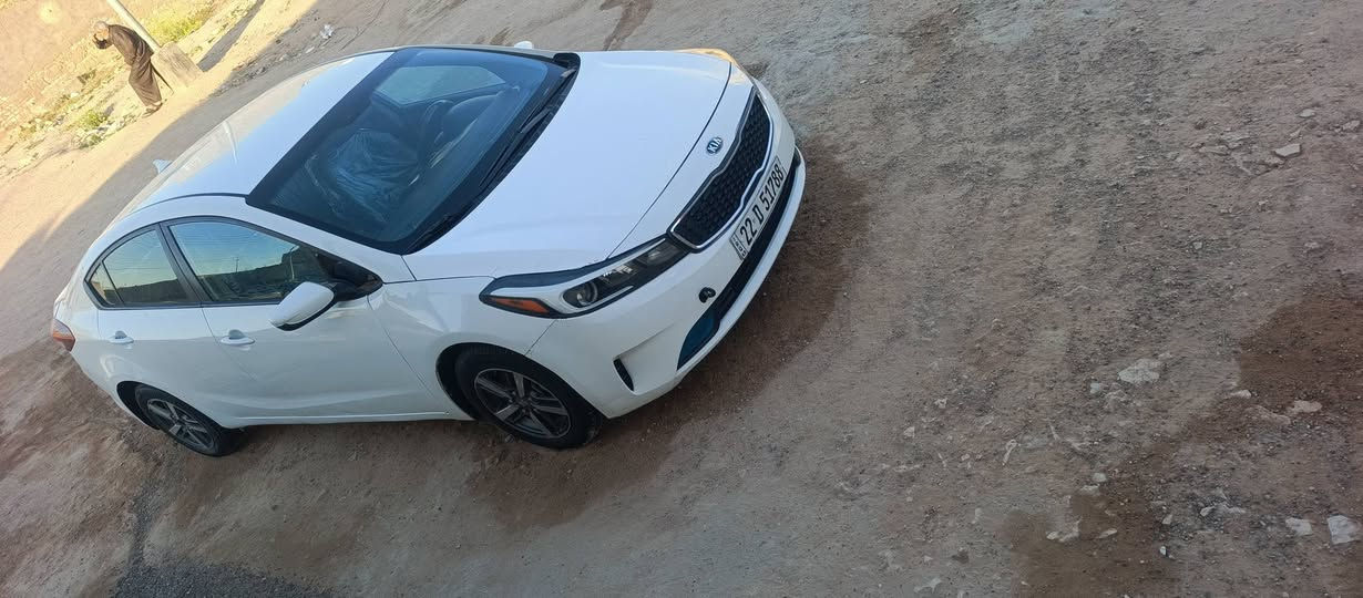 كيه فورتي مديل 17 رقم اربيل دولي
محرك 2000 دوش كير اومحرك شرط تبريد ثلج تخم تاير 
جديد بيه 3 قطع صبق وباقي سياره مكفوله مكان سياره 
نجف  حي نداء سعر 117 وبيه مجال ***********
