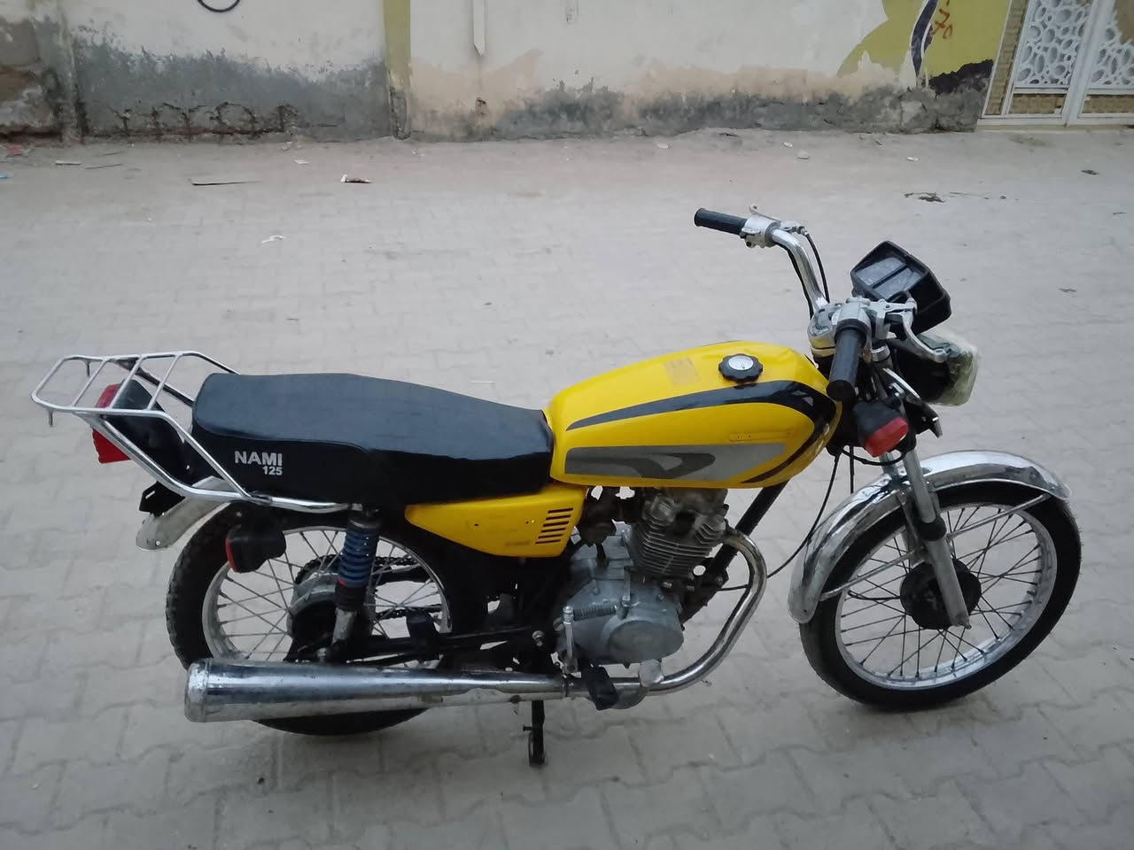 نامه اصلي اوراقه نغسلن يعني كلك تجي تاخذه من باب البيت موديل 23
سعره 400 مكاني الاسكان 
***********
