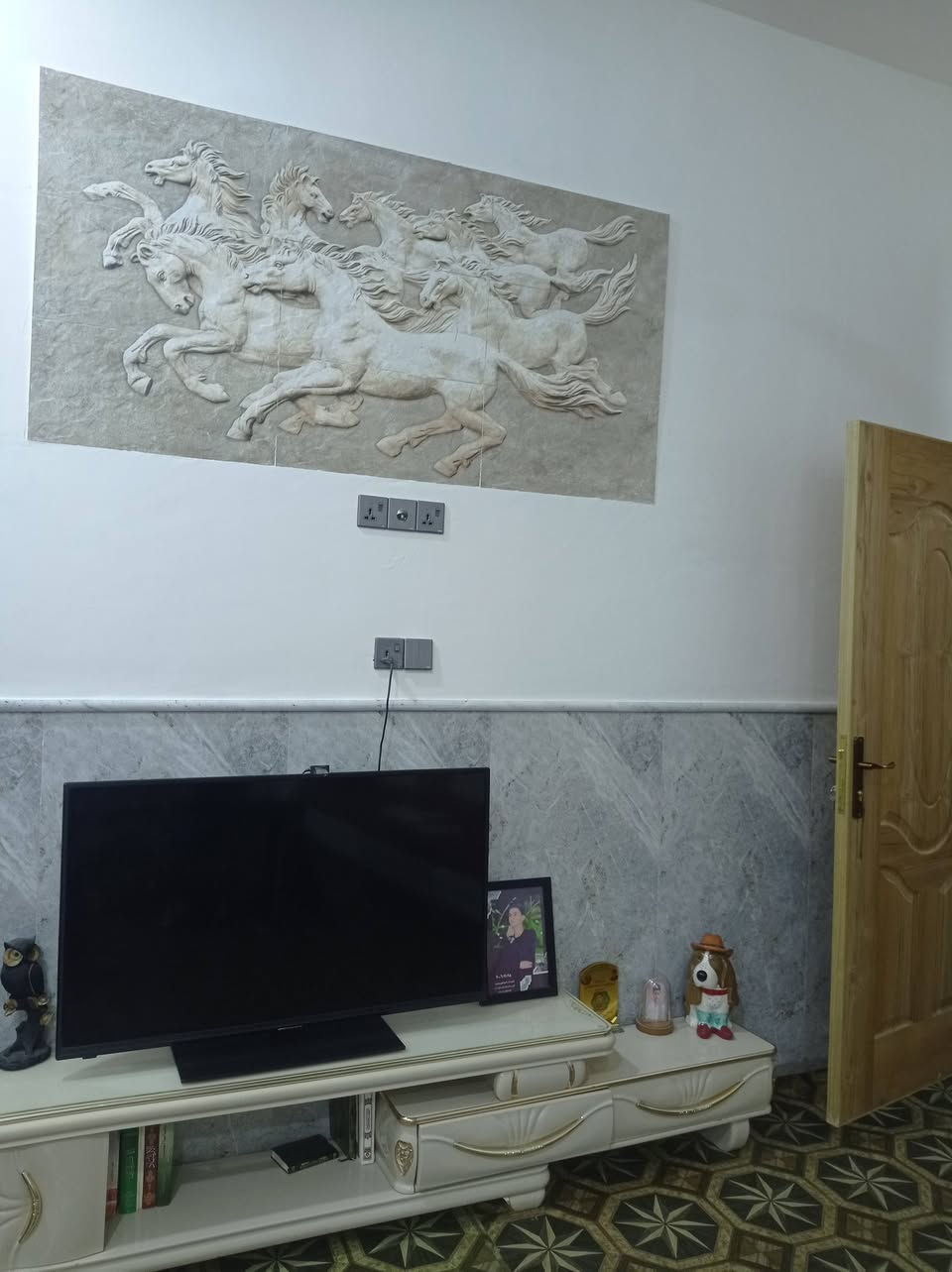 دار للبيع منطقه الطهمازيه شارع مخبز المصطفى ركن على شارعين مساحه ٣٤٣م٤غرف نوم استقبال مطبخ حار وباردهوال تحويل باسم المشتري سند ٢٥سعر خاص هاتف18187 077085


**إذا كنت صاحب هذا الإعلان وتريد حذفه لأي سبب، رجاءا أرسل رسالة إلى الدعم الفني**