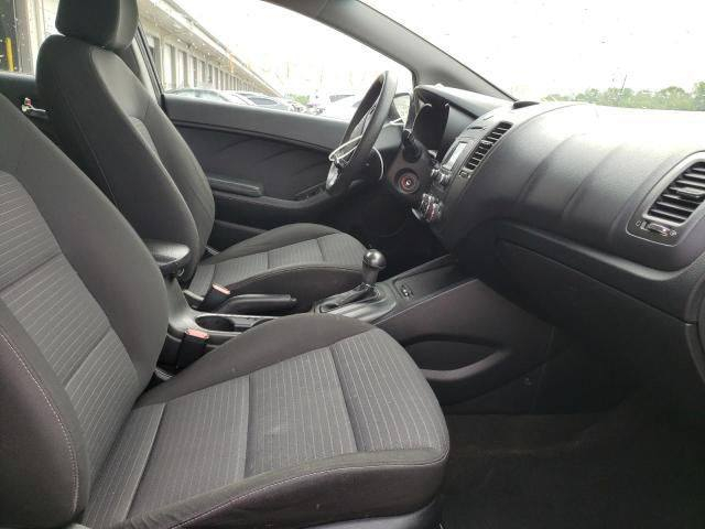 السلام عليكم فورتي 2015 سياره كل الجديده سياره حادثها بس تشاملغ الخلفي فقط الصور  سياره محرك 1800 دوش للتواصل هذا الرقم وخدمه الشراد
***********
