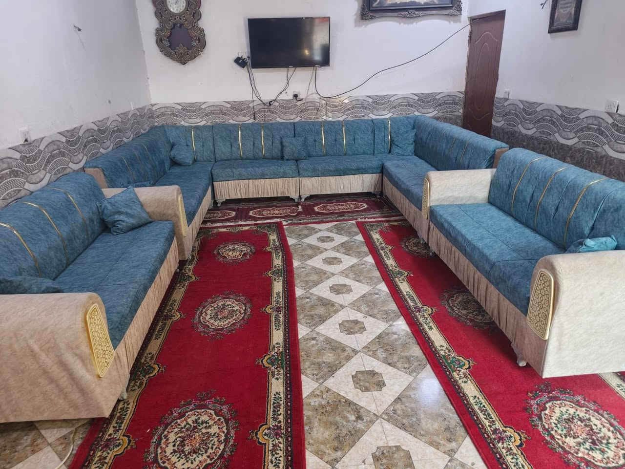 سلام عليكم ديوان ٢٠ نفرنضيف كلش كامل هوه كوشاته سعر ٥٥٠ هذا رقمي ***********
