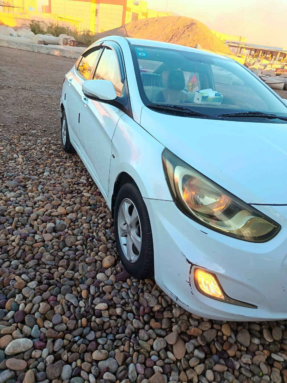 اكسنت 2013 محرك 1600 خليجي رقم بغداد سنويه 2029 تحويل ثاني يوم السيارة  تحكم ستيرن جهتين مري كهرباء تحكم مري كاميرا شاشه دواره كاعيه جلد غرفتها نظيفه كلش محرك كير تبريد مكفولات صدر جديد تخم تأير جديد بيها كم قطعه صبغ بدون دواخل  السعر 98 وبيها مجال العنوان البياع الشراي يتصل ( *********** )
