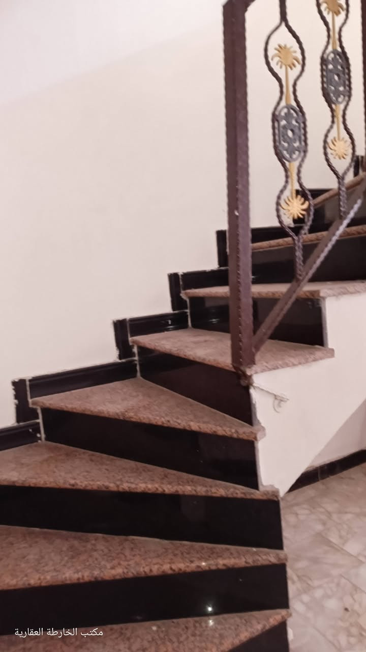 دار للايجار خسرويه قرب دائرة الشؤن
يحتوي على غرفه وصاله ومطبخ ومجمع صحي في الارضي وفي الطابق الثاني غرفتين صغيره للاطفال ومجمع صحي
مطلوب عائله صغيره
قيمه الايجار ٤٠٠ نهائي
مكتب الخارطه العقاريه
***********
