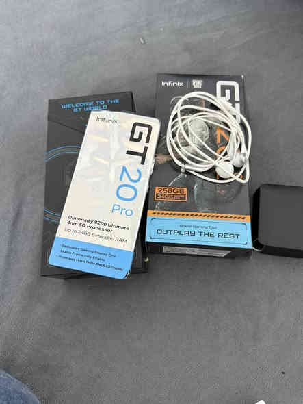 Infinix GT 20 proالجهاز نضيف كلش وبيه كارتون وسماعه بس 
السعر قفل ٢٥٠ شراي اتصل مو شراي لا تعبني ***********
