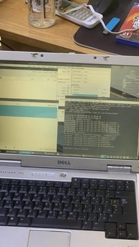 لابتوب قديم • هارد ١٦٠جيجابايت • رام ١جيجابايت