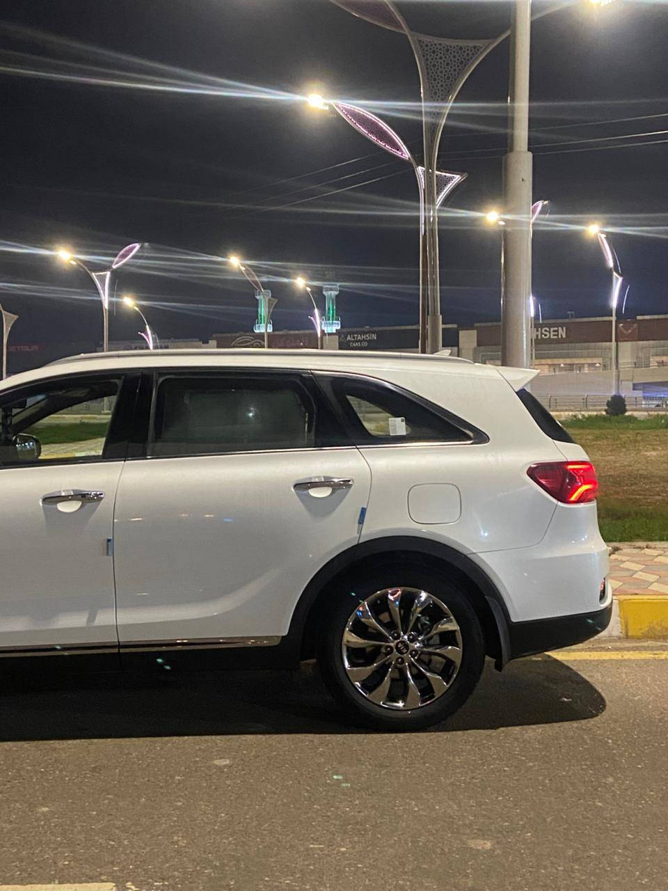 للبيع كيا سورينتو 2020
موديل 2020
السيارة نظيفة كلين 
مواصفات فول
- بصمه 
- مرايات شفط 
- لايت زينون 
فقط بنورما ما بيها 
السيارة استخدام شخصي
جاهزة للفحص
سعر : 270 بيها مجال بسيط 
رقم الهاتف : ***********
