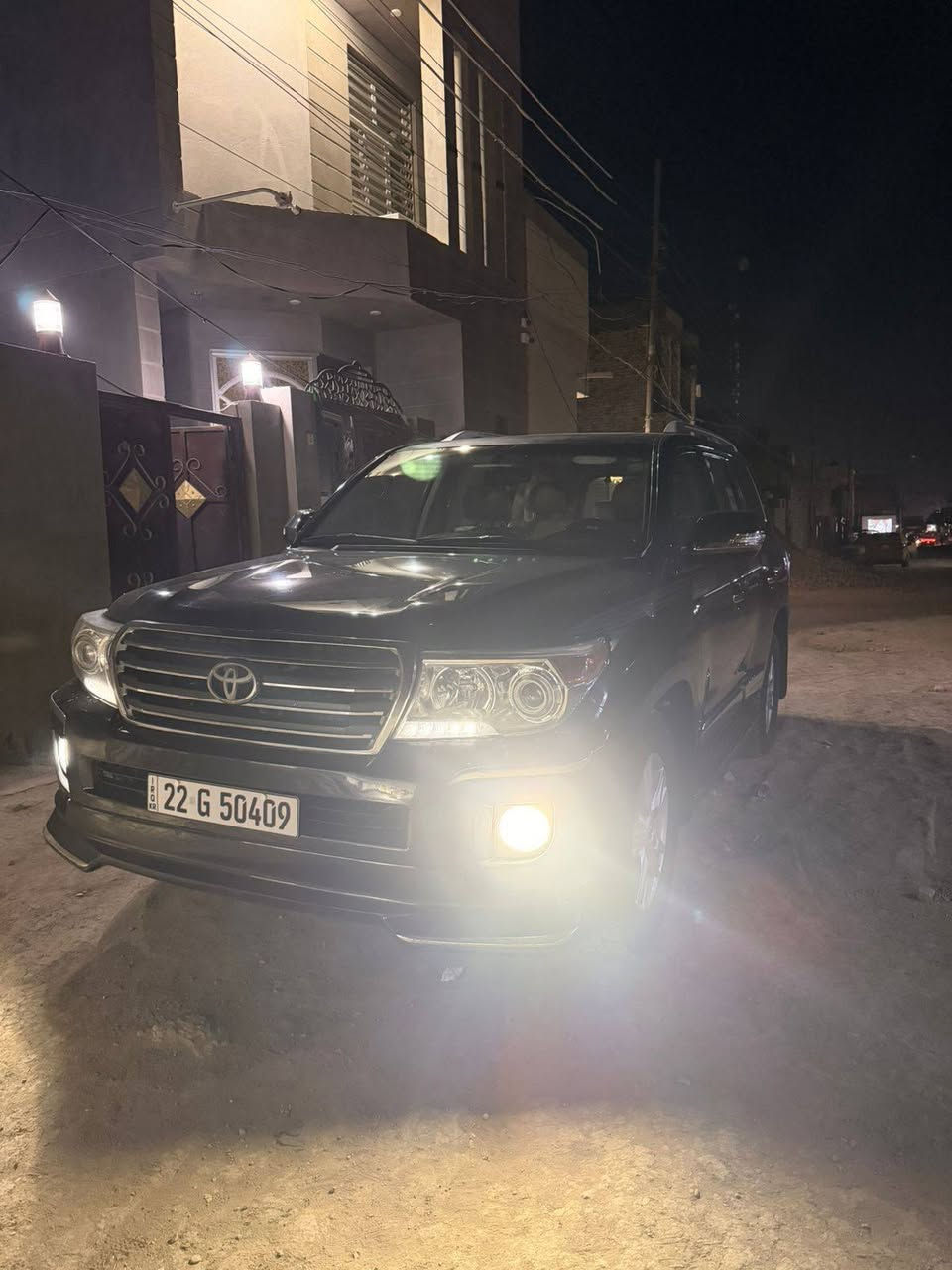 لاندكروزر
موديل 13
 سيارة مكفولة 
السعر 350 ***********
