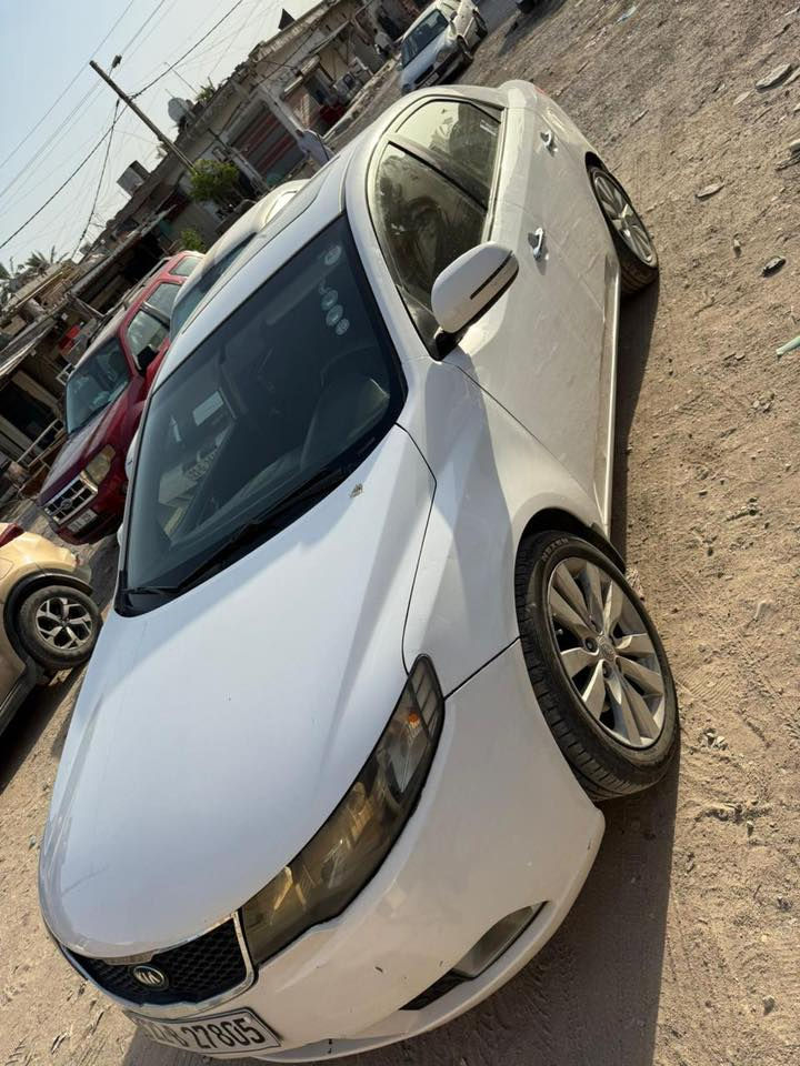 سلام عليكم للبيع كيا سيراتو موديل 2011 خليجي  محرك 1600دوش محرك كير تبريد حداديه كفاله سياره فول مواصفات رقم اربيل جديد سنويه مجدده سياره جديده سعر 93$ بيها مجال ***********/عنوان المنصور & الكرادة
