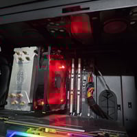 PC للبيع كامله مع الشاشه   المواصفات Powe supply: 700W thermaltake  M....