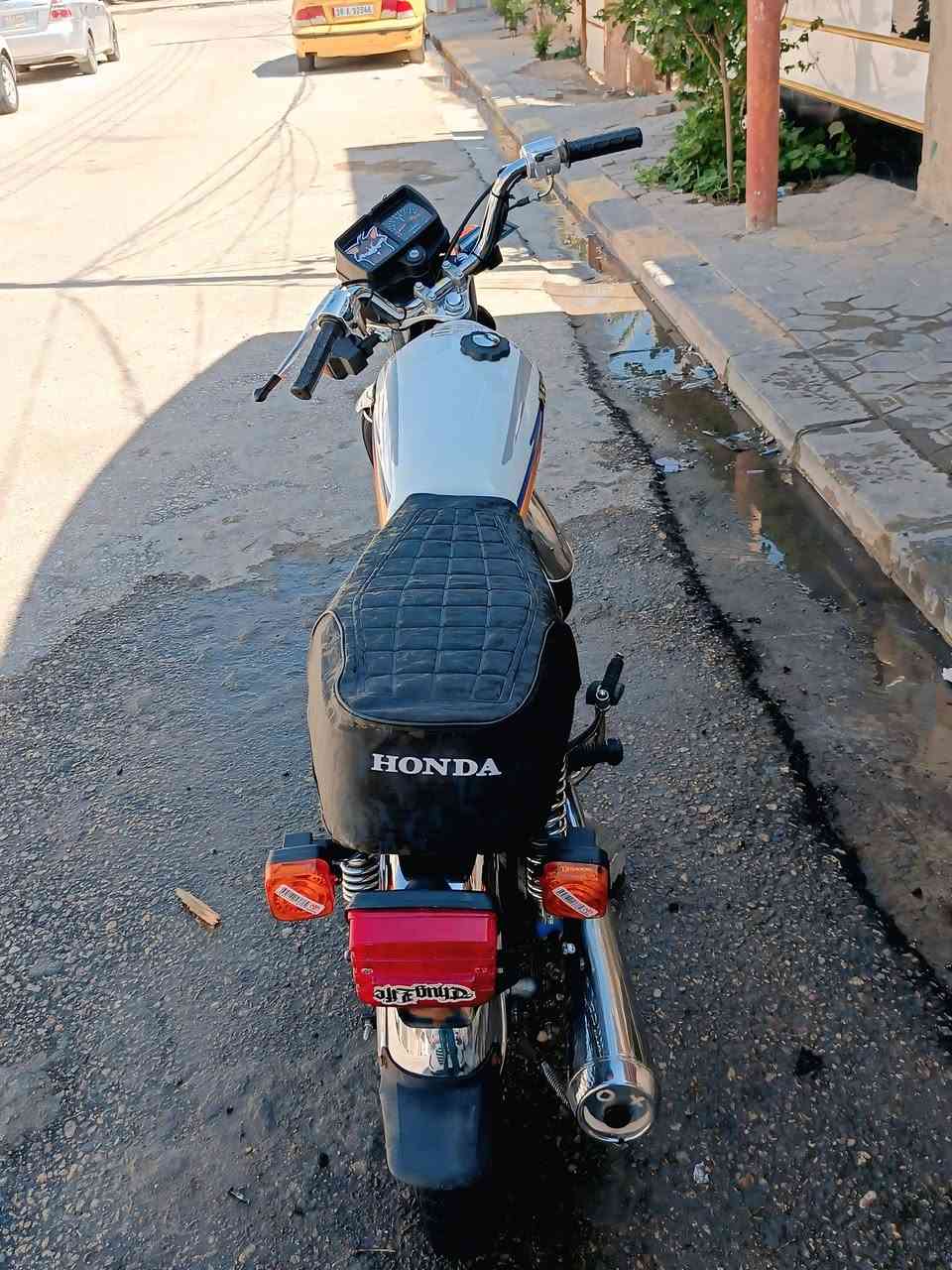 سلام عليكم
دراجه اربعه كير اصوليه

وكيله العارضي

دراجه نضيفه مديل 20

للستفسار ***********الخاص مفتوح
