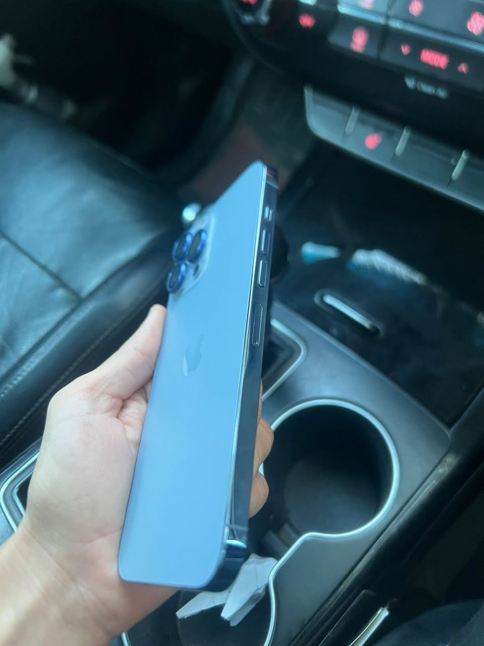 السلام عليكم
ايفون 13 برو ماكس الجهاز جديد (مكفول كفاله عامه )
نضافته 100/100
شرط تفحص حاسبه . استخدام قليل جداً 
بطاريه 95 
ذاكره 265
السعر 750 بي مجال بسيط 
الاستفسار ***********
