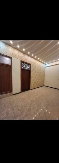 يتوفر شقه غرفتين وصاله  كصالون نسائي جاهزه اناره وديكور في شارع الجمعي...