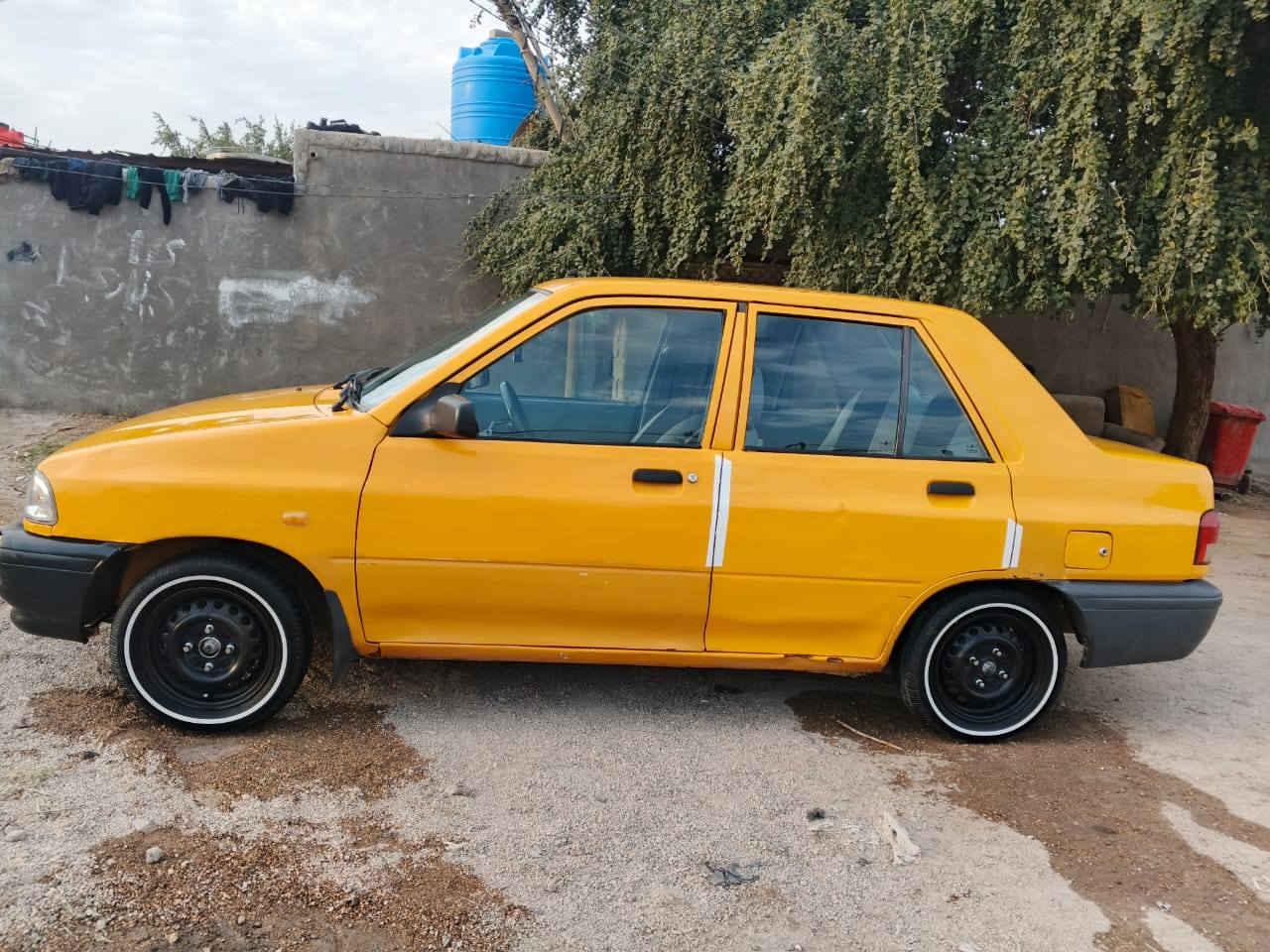 خوان سلام عليكم سايبه مديل 2018 سياره حلوه او جاهزه بيه بس باب السايق نصه صبخ سنويه 
جديده هزه جديده مكان بكربله او راعيه همين بكربله ***********السعر 45او بيه مجال
