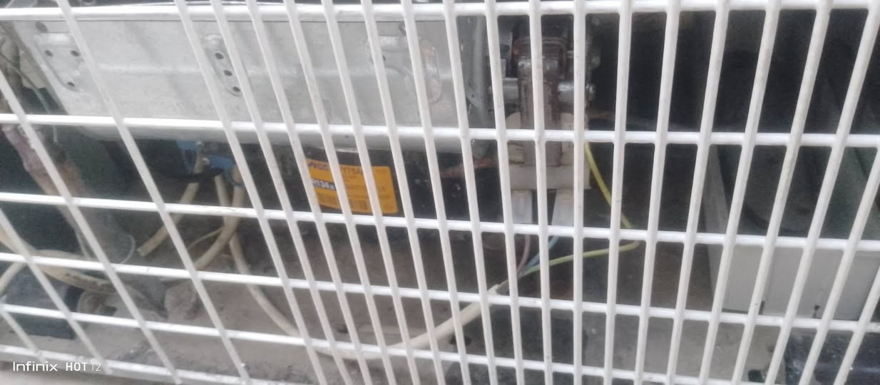 السلام عليكم 
عارضه نضيفه جدا بدون صيانه 
***********
السعر 250
بغداد تقاطع الكياره
