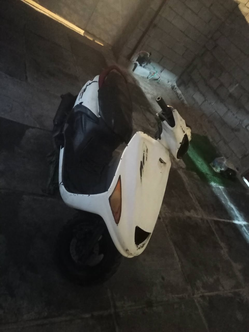 دراجه فراشه فحل نضيفه رادله بس كرنك البيع 150الف مابيها مجال محتاج واريد ابيع رقم تليفون وتساب بس ***********
