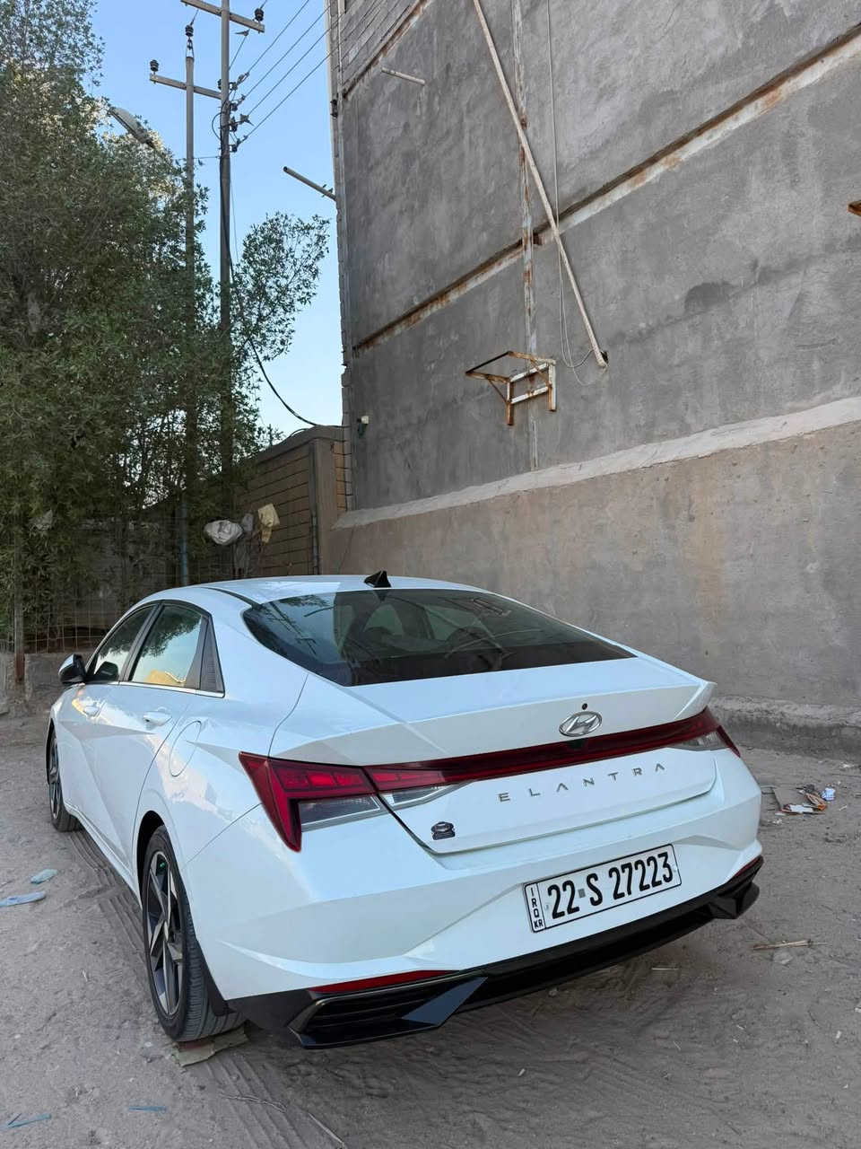 السلام عليكم 
اقره المنشور بلكامل راح اذكر كل التفاصيل

النترا موديل 2022 وارد امريكي حادثها جاملغ وبنيد والجاملغ الثاني صبغ كلير بدون فتح
بيها بارد جوه قبق البانزين وطخه بدوسه
بصفحه الثانيه دحجه باب الصدر بلطرف مكحله على كد اصبع مكينه 2000 دوش فول مواصفات للأخير
فتحه سقف
شاشه دي جتل 
توقف ذاتي
مانع انصدام
حساسات امامي خلفي
هواي مواصفات
رقم اربيل هزه جديده
بعدها مامنتهيه
وكاله بسمي
مكاني بصره ( السعر 139)
***********
***********
