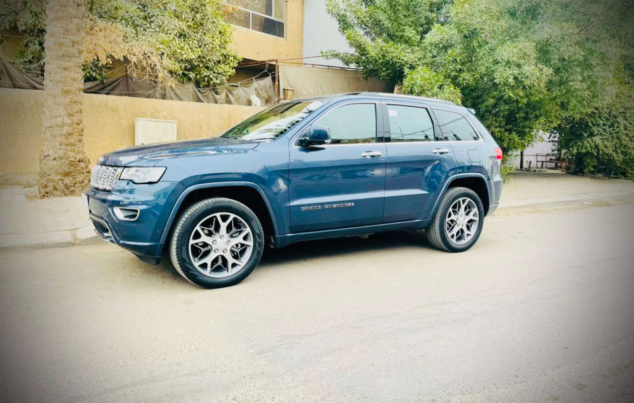 السلام عليكم 
قطعه نادره اخت الزيرو ماشيه 10 الف 
جيب اوفر لاند 3 شاشات لون بحري مميز موديل 21 
مكفوله كفاله عامه لاصبغ لابارد لاتبديل لا شخط
ميحتاج ذكر المواصفات
السعر 36500 
للتواصل ***********
