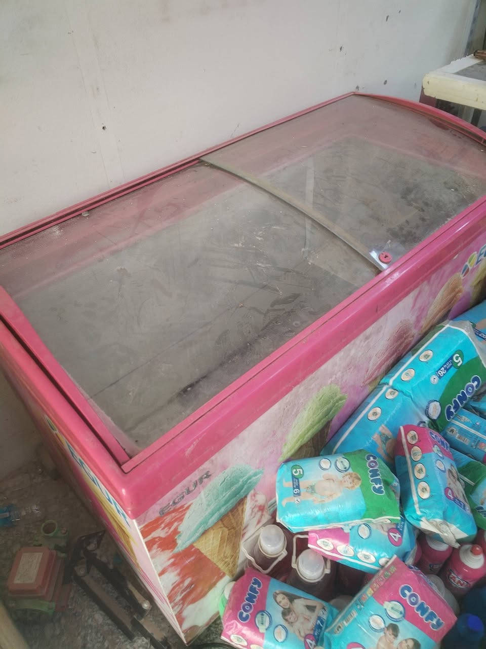 السلام عليكم ورحمة الله وبركاته عندي برادات عددهم ٤ للبيع موقع قريب اعداديه الجوهري رقم الهاتف ***********
