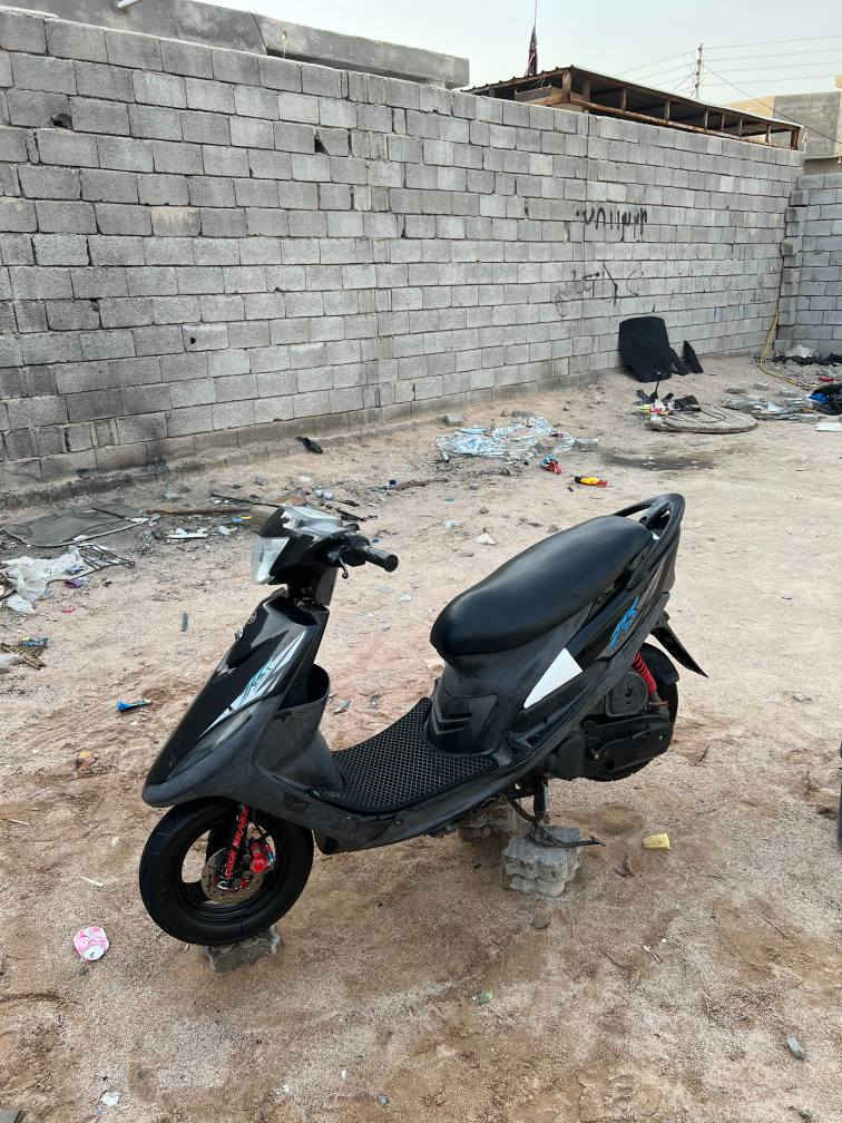 دراجه ماكس عدله  قبل فتره طلعته من رمبه فول نضافه دراجه بلاديه من الطول للطول برقي مامفتوح كلشي شغال نكره سلف .

وتساب : *********** البصرة, العراق
