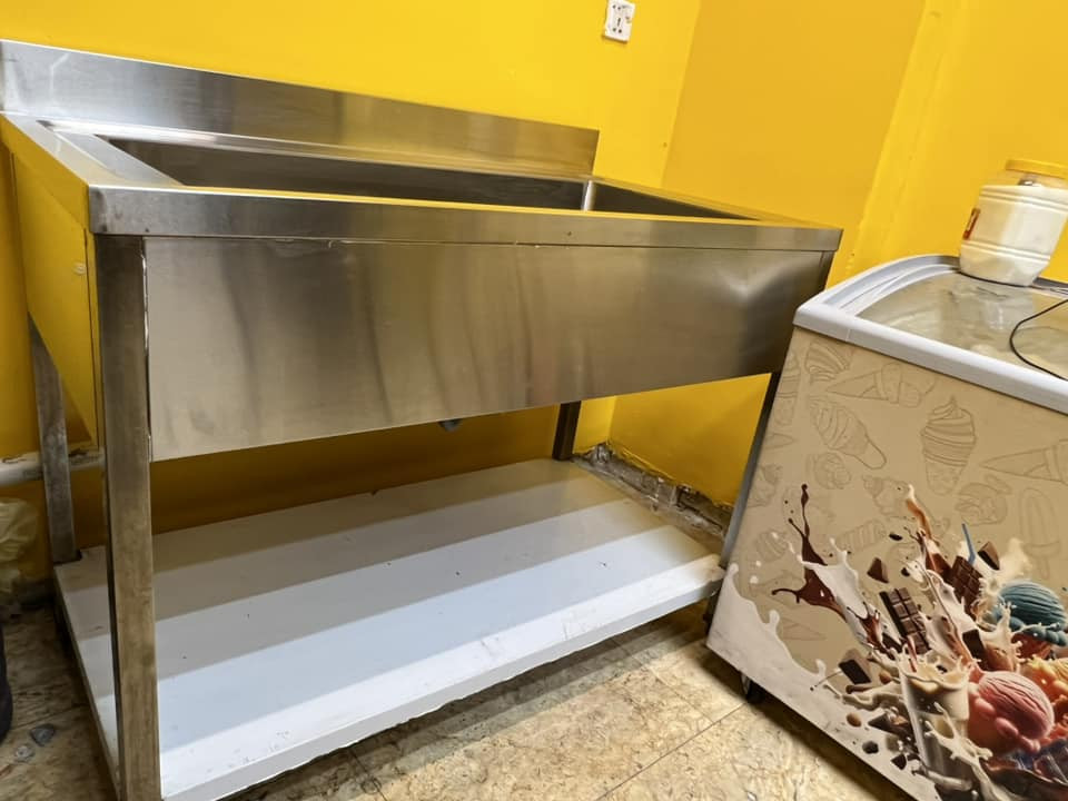 السلام عليكم شوايه دجاج ٦ اشياش ستيل 0.8 وخماره دجاج حوض متر و ٢٠ الثنين جديدات بس الشوايه مره جربتها 
للبيع


**إذا كنت صاحب هذا الإعلان وتريد حذفه لأي سبب، رجاءا أرسل رسالة إلى الدعم الفني**