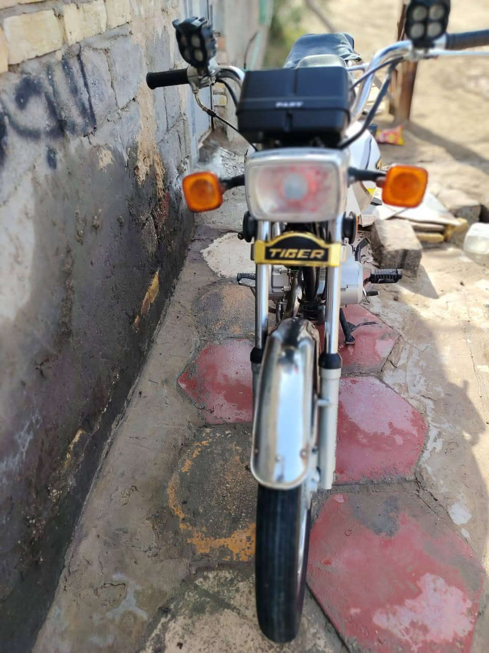 دراجه نامه برو للبيع كلك اتكفل سرقه وعشائر المكان بابل الحمزه الغربي السعر 390الف
***********
