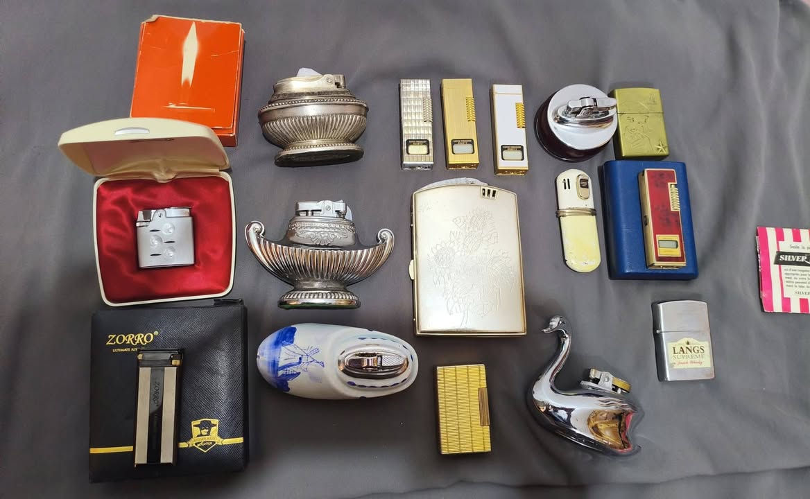 مجموعة. قداحات.  انكليزي  وياباني
غاز وفتيل  جميعهم اصلي نضافة ممتازة


**إذا كنت صاحب هذا الإعلان وتريد حذفه لأي سبب، رجاءا أرسل رسالة إلى الدعم الفني**