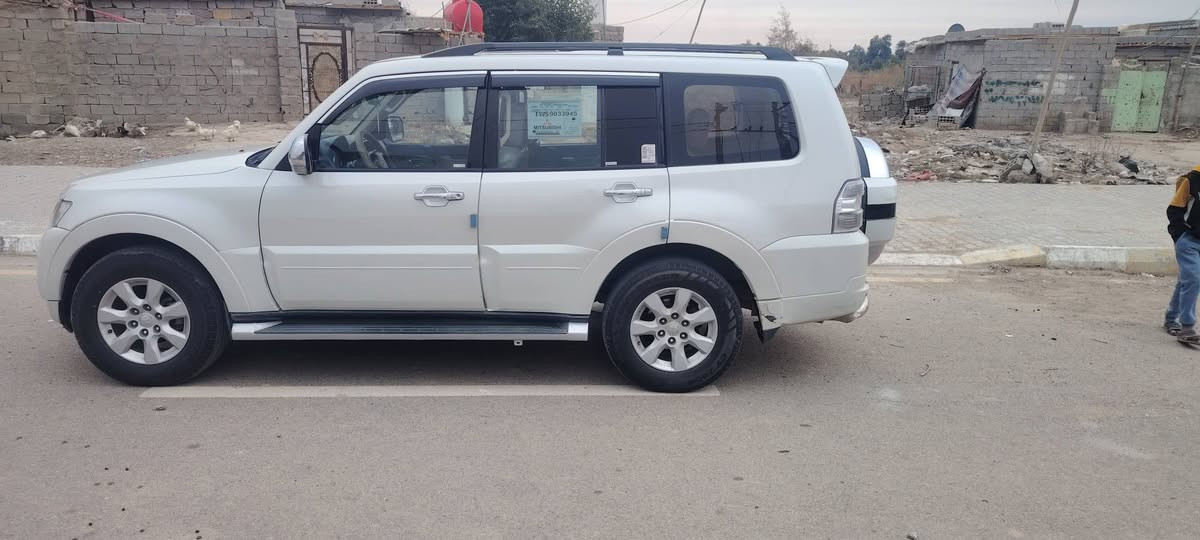 باجيرور حبتور موديل 10  بيه صبغ جملق ليمن بدون دواخل كير و محرك مكفول  وتبريد تدفه كهربا يأت كله شقال سيارة فول لخير بيه منظوما  غاز  سعر 135  ***********
