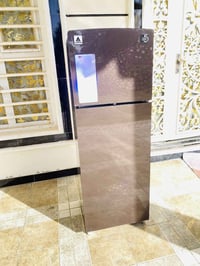 ثلاجة • ١٢ قدم • ضمان سنة