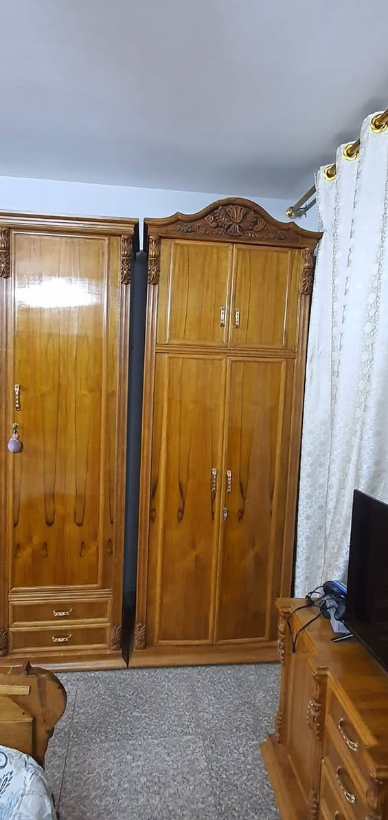 سلام عليكم غرفه نوم صاج داخل وخارج خمس قطع نظيفه العنوان بغداد كاظميه ***********
