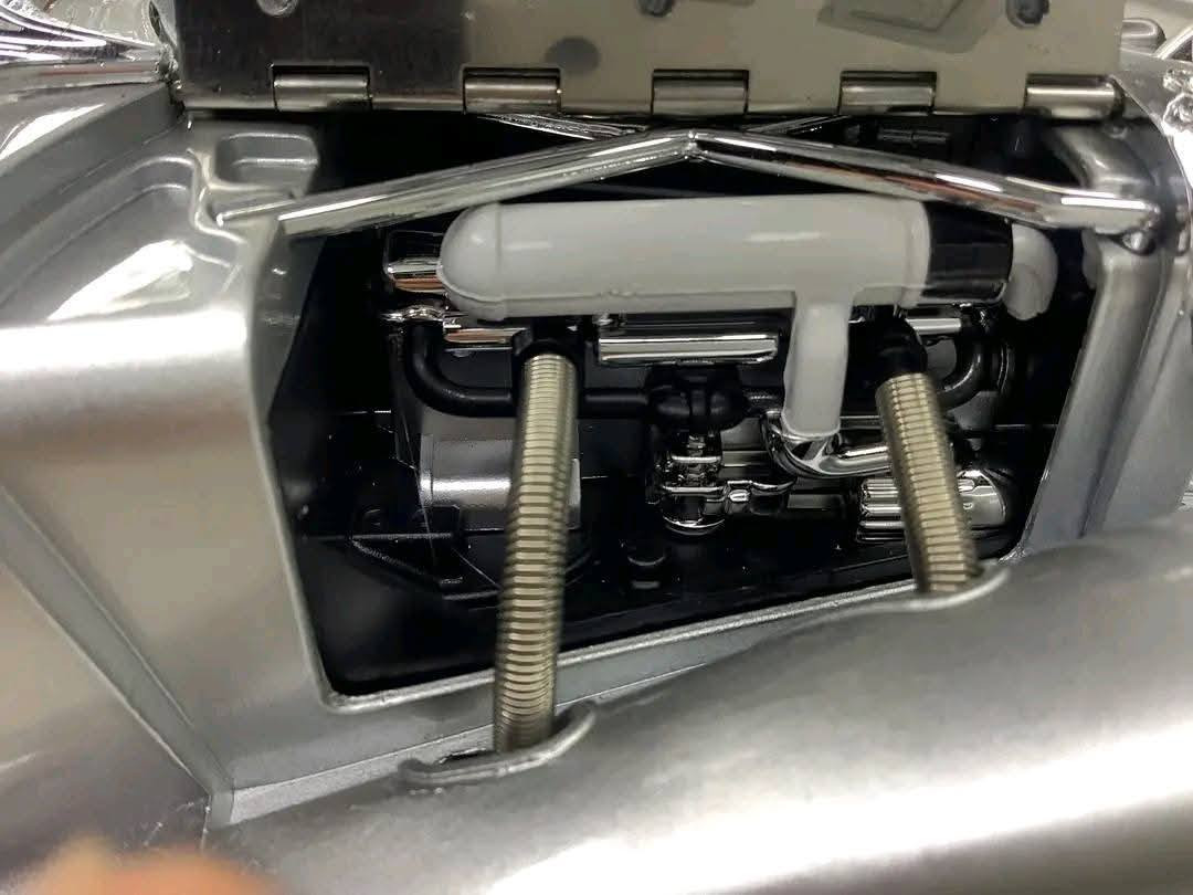 الفخامة  والجمال 🌹حديد ثقيل كوالتي ممتاز تتفتح ابواب بنيد جنطه محرك ضاهر سستم كامل صوت واضوية ستيرن متحرك دبلات امامية حجم ضخم 22سم القطعه فخمه ومميزة وثقيلة  التوصيل 5لايشمل اجور القططع


**إذا كنت صاحب هذا الإعلان وتريد حذفه لأي سبب، رجاءا أرسل رسالة إلى الدعم الفني**