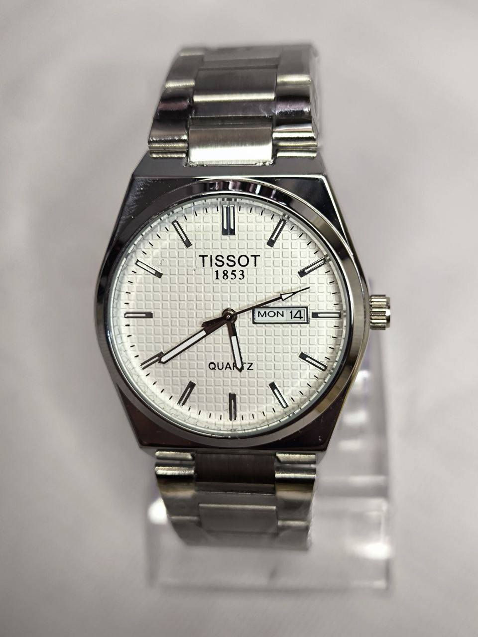 ساعة تيسوت Tissot  وارد اوربي 

تحفه فنية
تصميم ملكي مصممة للذوق الراقي 
ماكينة Quartz 
ميناء مميز مزودة بمنفذ تاريخ شهري و اسبوعي مع لامينوس اميال  
هيكل ستانلس ستيل مع طبق  نيكل روم لامع طلاء
 زجاج معدني مقاومة للخدش
سير ستانلس ستيل 
مقاومة ماء وغبار
قفل فراشة 
القطعة مختمة بالكامل

السعر :- 20 الف ع اول تم 
للحجز والاستفسار يرجى مراسلة الصفحه


**إذا كنت صاحب هذا الإعلان وتريد حذفه لأي سبب، رجاءا أرسل رسالة إلى الدعم الفني**